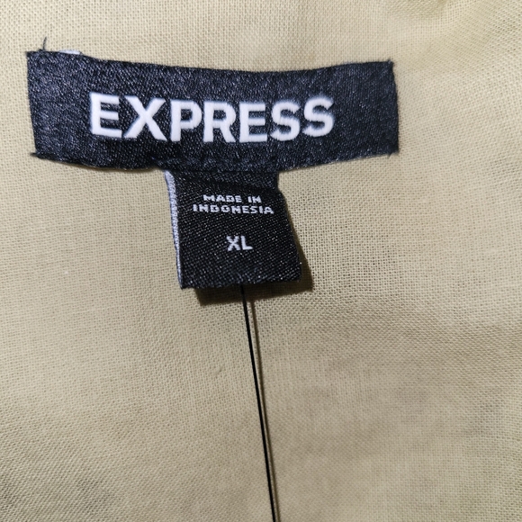 NWT Express Size XL Eyelet Crop Top - Picture 2 of 6